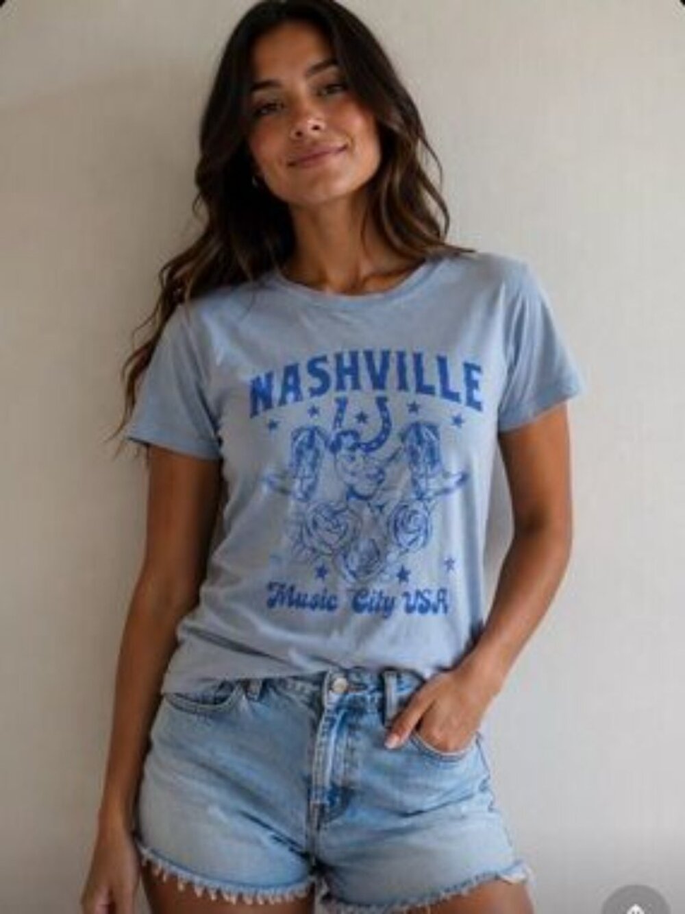 Kittenish Jessie James Decker Nashville Graphic Tee Women’s M Light Blue Western